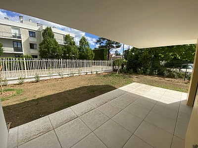 APPARTEMENT T2 A LOUER - CHARBONNIERES LES BAINS - 44.21 m2 - 673 € charges comprises par mois