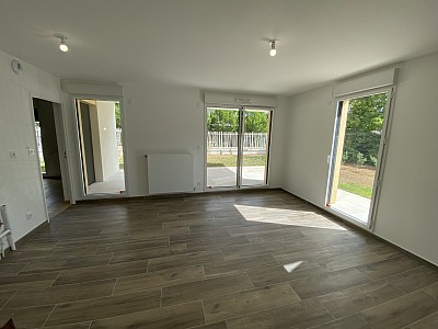 APPARTEMENT T2 A LOUER - CHARBONNIERES LES BAINS - 44.21 m2 - 673 € charges comprises par mois