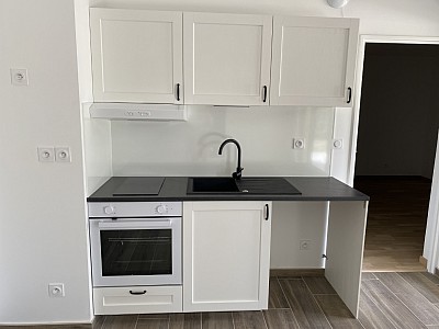 APPARTEMENT T2 A LOUER - CHARBONNIERES LES BAINS - 44.21 m2 - 673 € charges comprises par mois