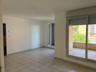 APPARTEMENT T2 A LOUER - CURIS AU MONT D OR - 46.37 m2 - 850 &euro; charges comprises par mois