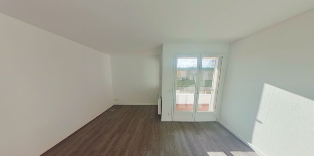 APPARTEMENT T2 A LOUER - DECINES CHARPIEU Cornavent - 52.17 m2 - 670 &euro; charges comprises par mois