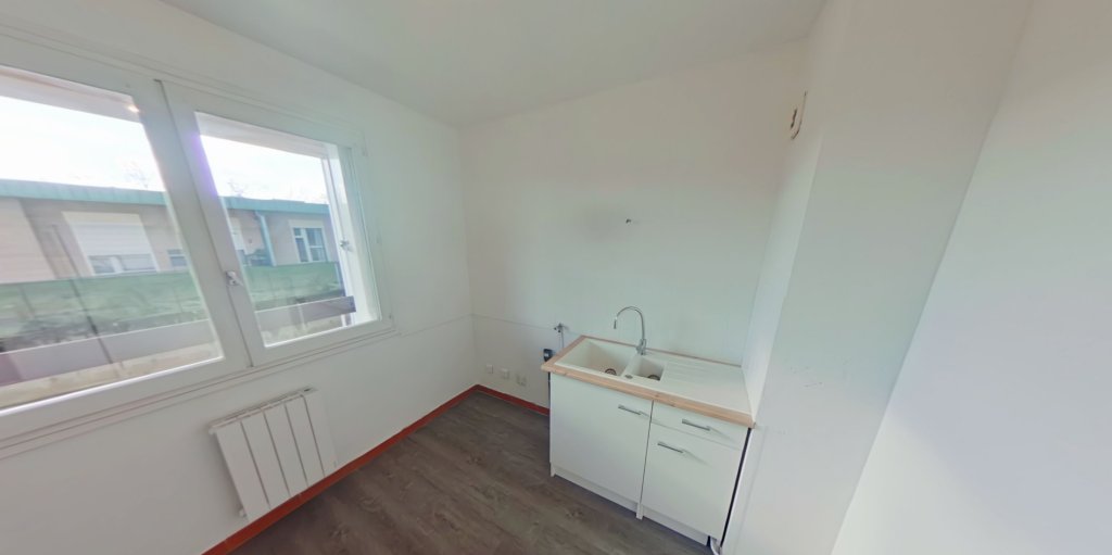 APPARTEMENT T2 A LOUER - DECINES CHARPIEU Cornavent - 52.17 m2 - 670 &euro; charges comprises par mois