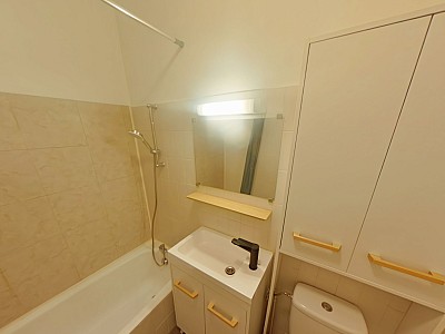 APPARTEMENT T2 A LOUER - DECINES CHARPIEU Cornavent - 52.17 m2 - 670 &euro; charges comprises par mois