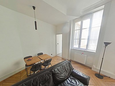APPARTEMENT T2 A LOUER - LYON 1ER ARRONDISSEMENT Terreaux-Bat-d-Argent - 45.67 m2 - 1044€ charges comprises par mois