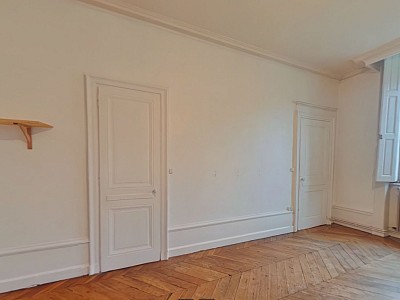 APPARTEMENT T2 A LOUER - LYON 1ER ARRONDISSEMENT Terreaux-Bat-d-Argent - 56.91 m2 - 830€ charges comprises par mois