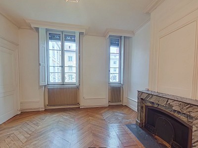 APPARTEMENT T2 A LOUER - LYON 1ER ARRONDISSEMENT Terreaux-Bat-d-Argent - 56.91 m2 - 830€ charges comprises par mois