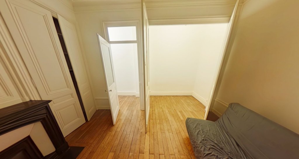 APPARTEMENT T2 A LOUER - LYON 1ER ARRONDISSEMENT Normale-Chartreux - 68.65 m2 - 1�068�&euro; charges comprises par mois