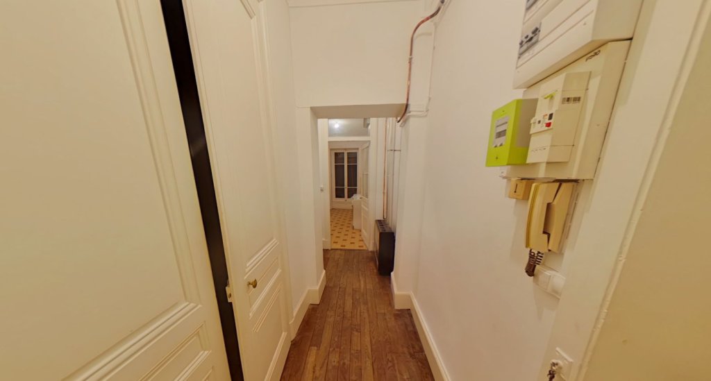 APPARTEMENT T2 A LOUER - LYON 1ER ARRONDISSEMENT Normale-Chartreux - 68.65 m2 - 1�068�&euro; charges comprises par mois