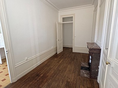 APPARTEMENT T2 A LOUER - LYON 1ER ARRONDISSEMENT Normale-Chartreux - 68.65 m2 - 1 068 € charges comprises par mois