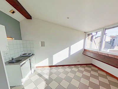 APPARTEMENT T2 A LOUER - LYON 1ER ARRONDISSEMENT Terreaux-Bat-d-Argent - 26.93 m2 - 590 € charges comprises par mois