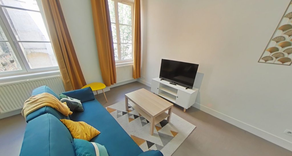 APPARTEMENT T2 A LOUER - LYON 1ER ARRONDISSEMENT Capucins-Griffon - 47.37 m2 - 958,03 &euro; charges comprises par mois