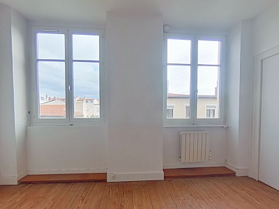 APPARTEMENT T2 A LOUER - LYON 1ER ARRONDISSEMENT Normale-Chartreux - 38.31 m2 - 625 &euro; charges comprises par mois