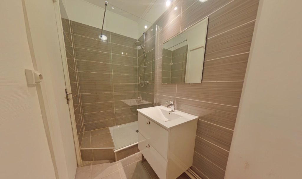 APPARTEMENT T2 A LOUER - LYON 1ER ARRONDISSEMENT Normale-Chartreux - 38.31 m2 - 625 &euro; charges comprises par mois