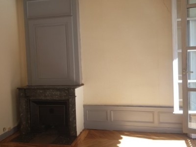 APPARTEMENT T2 A LOUER - LYON 2EME ARRONDISSEMENT AINAY - 66.07 m2 - 847 € charges comprises par mois