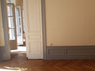 APPARTEMENT T2 A LOUER - LYON 2EME ARRONDISSEMENT AINAY - 66.07 m2 - 847 € charges comprises par mois
