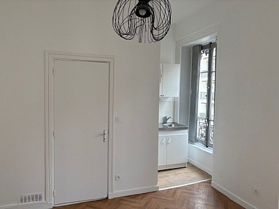APPARTEMENT T2 A LOUER - LYON 2EME ARRONDISSEMENT La Bourse-Grenette - 23.61 m2 - 689€ charges comprises par mois