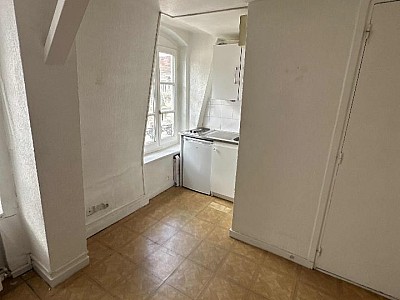 APPARTEMENT T2 A LOUER - LYON 2EME ARRONDISSEMENT La Bourse-Grenette - 21.26 m2 - 640€ charges comprises par mois