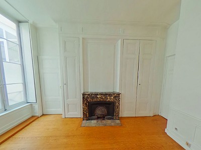APPARTEMENT T2 A LOUER - LYON 2EME ARRONDISSEMENT Merciere-Grolee - 64.68 m2 - 900€ charges comprises par mois