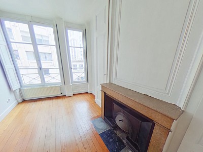 APPARTEMENT T2 A LOUER - LYON 2EME ARRONDISSEMENT Merciere-Grolee - 64.68 m2 - 900€ charges comprises par mois