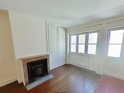 APPARTEMENT T2 A LOUER - LYON 2EME ARRONDISSEMENT La Bourse-Grenette - 43.01 m2 - 740€ charges comprises par mois