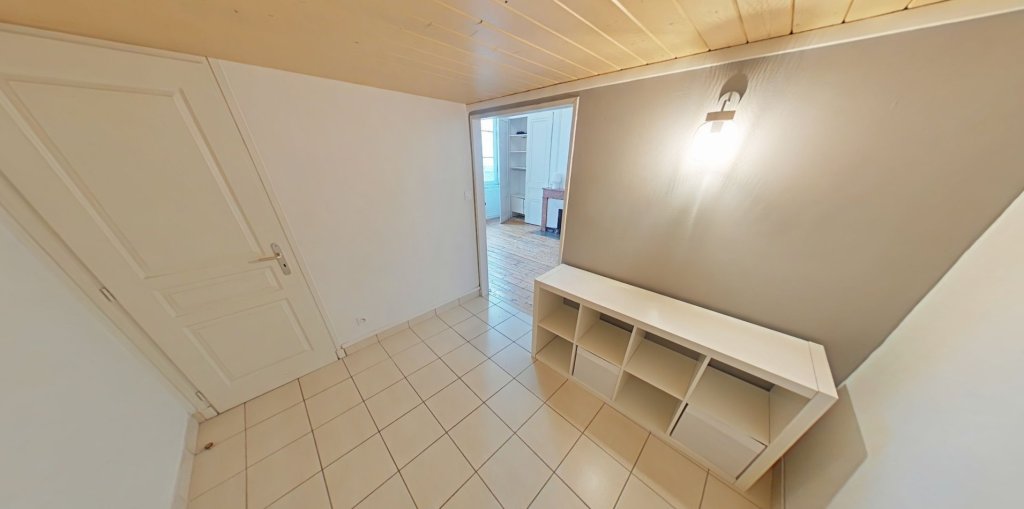 APPARTEMENT T2 A LOUER - LYON 2EME ARRONDISSEMENT Bellecour-a Gourjus - 44.03 m2 - 798 &euro; charges comprises par mois