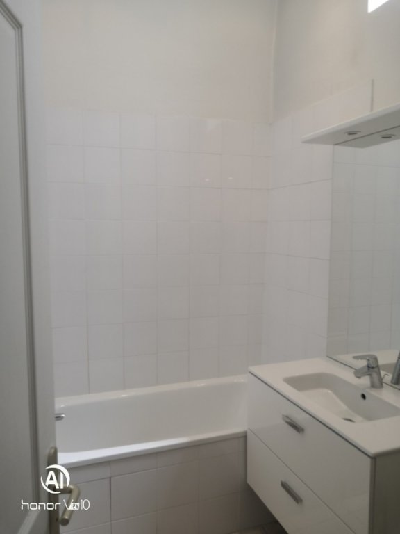 APPARTEMENT T2 A LOUER - LYON 2EME ARRONDISSEMENT Bellecour-a Gourjus - 44.03 m2 - 798 &euro; charges comprises par mois