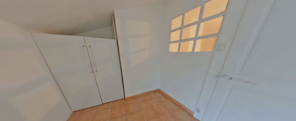 APPARTEMENT T2 A LOUER - LYON 2EME ARRONDISSEMENT Gailleton-A. Comte - 29.65 m2 - 621�&euro; charges comprises par mois