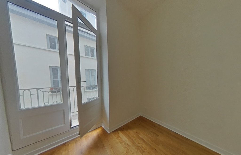 APPARTEMENT T2 A LOUER - LYON 2EME ARRONDISSEMENT Bellecour-a Gourjus - 41.86 m2 - 840�&euro; charges comprises par mois