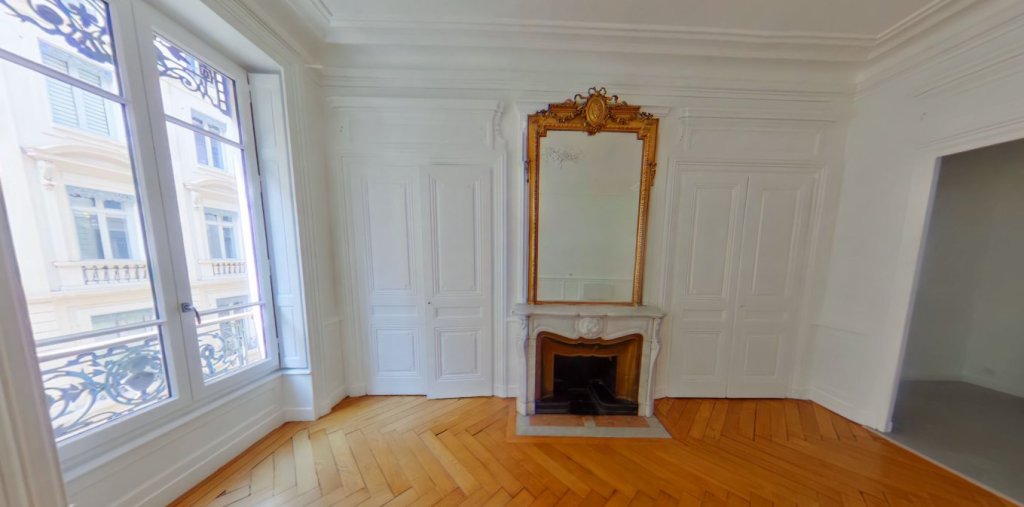 APPARTEMENT T2 A LOUER - LYON 2EME ARRONDISSEMENT Ampere-Ainay - 85.71 m2 - 1�536�&euro; charges comprises par mois
