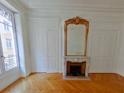 APPARTEMENT T2 A LOUER - LYON 2EME ARRONDISSEMENT Ampere-Ainay - 85.71 m2 - 1 536 € charges comprises par mois