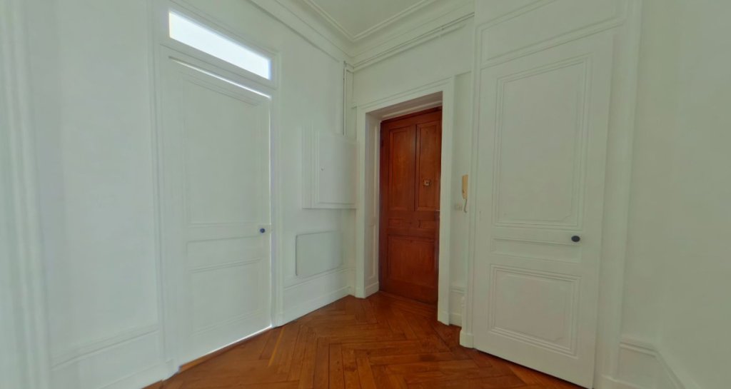 APPARTEMENT T2 A LOUER - LYON 2EME ARRONDISSEMENT Ampere-Ainay - 85.71 m2 - 1�536�&euro; charges comprises par mois