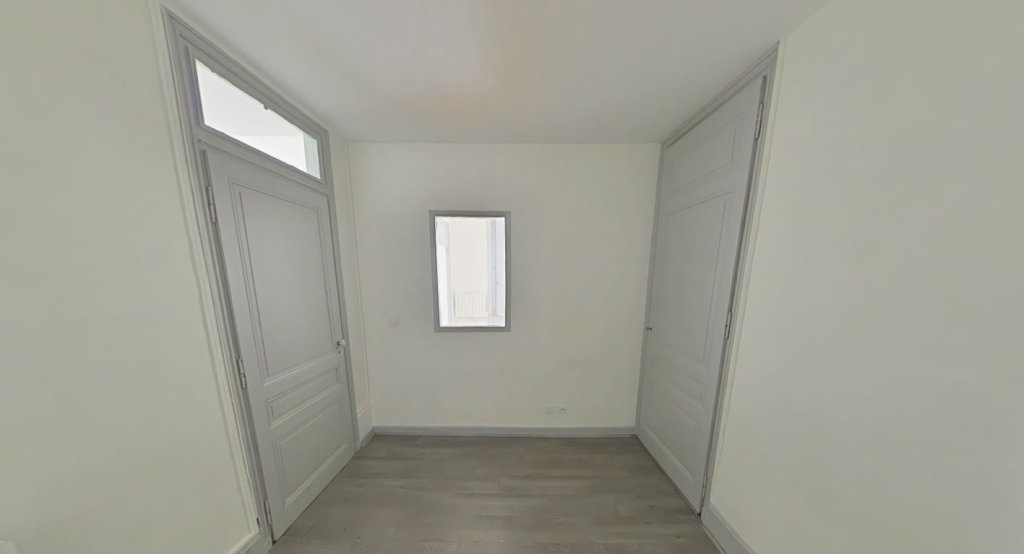 APPARTEMENT T2 A LOUER - LYON 2EME ARRONDISSEMENT Carnot-Charite - 41.25 m2 - 760�&euro; charges comprises par mois