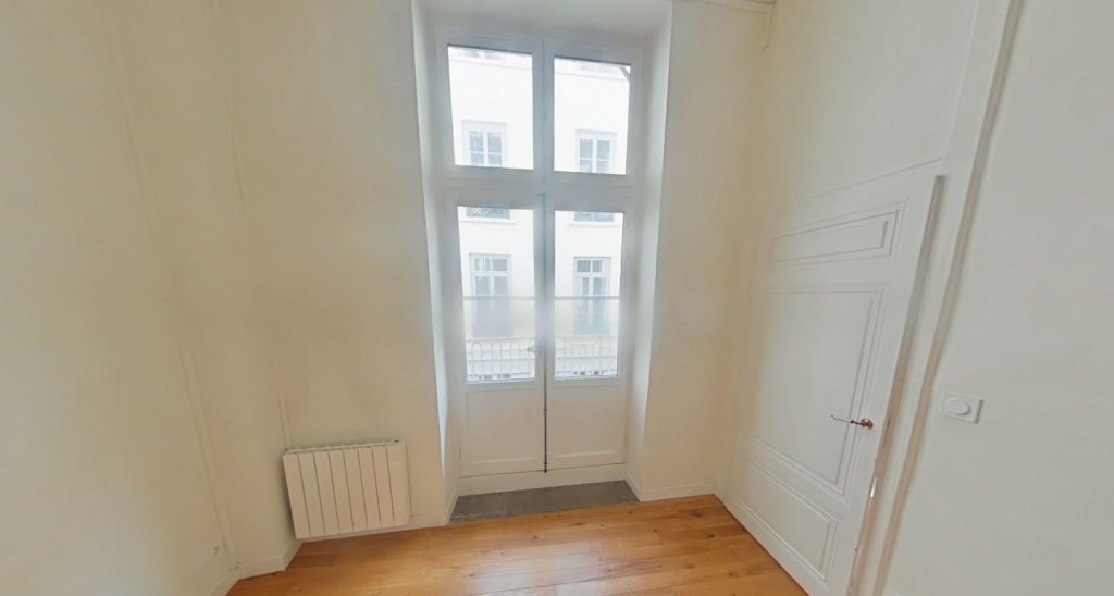 APPARTEMENT T2 A LOUER - LYON 2EME ARRONDISSEMENT Bellecour-a Gourjus - 41.34 m2 - 851 &euro; charges comprises par mois