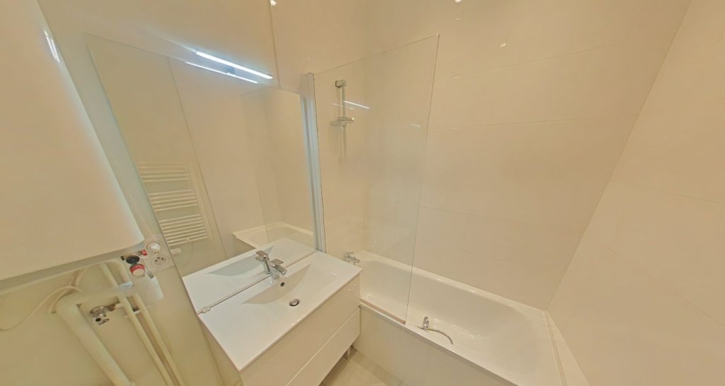 APPARTEMENT T2 A LOUER - LYON 2EME ARRONDISSEMENT Bellecour-a Gourjus - 41.34 m2 - 851 &euro; charges comprises par mois