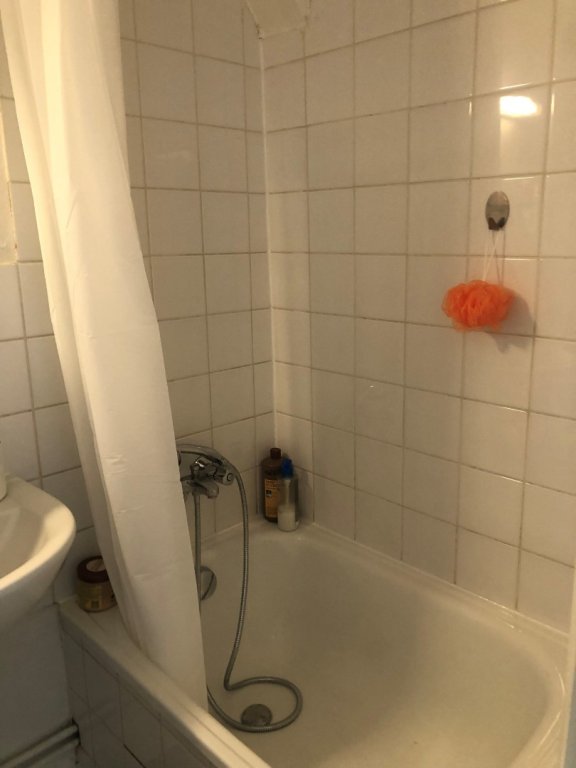 APPARTEMENT T2 A LOUER - LYON 2EME ARRONDISSEMENT La Bourse-Grenette - 21.82 m2 - 695 &euro; charges comprises par mois