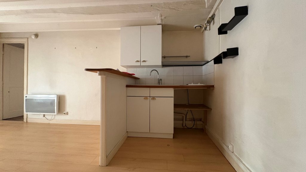 APPARTEMENT T2 A LOUER - LYON 2EME ARRONDISSEMENT Gailleton-A. Comte - 32.17 m2 - 575 &euro; charges comprises par mois