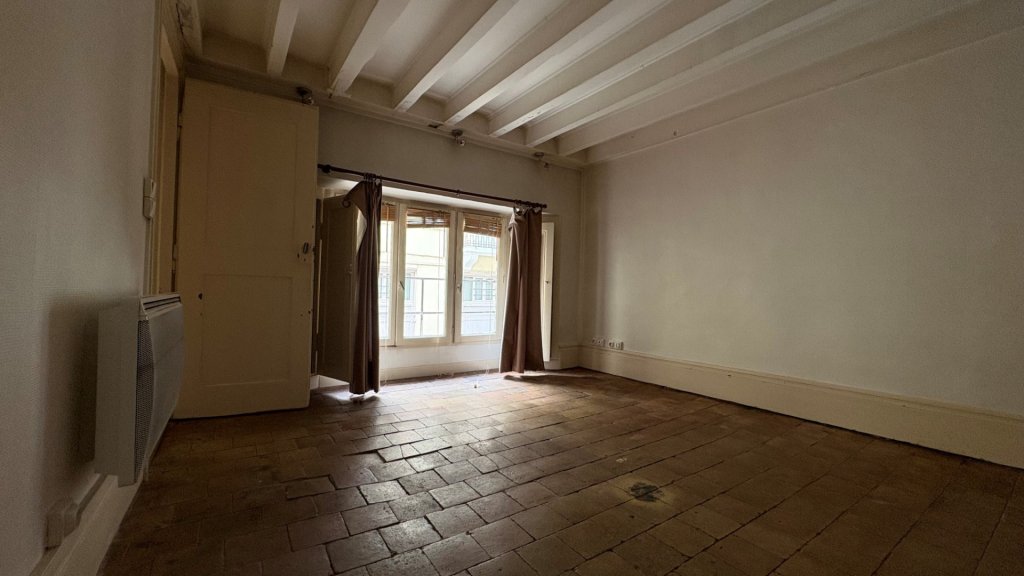 APPARTEMENT T2 A LOUER - LYON 2EME ARRONDISSEMENT Gailleton-A. Comte - 32.17 m2 - 575 &euro; charges comprises par mois