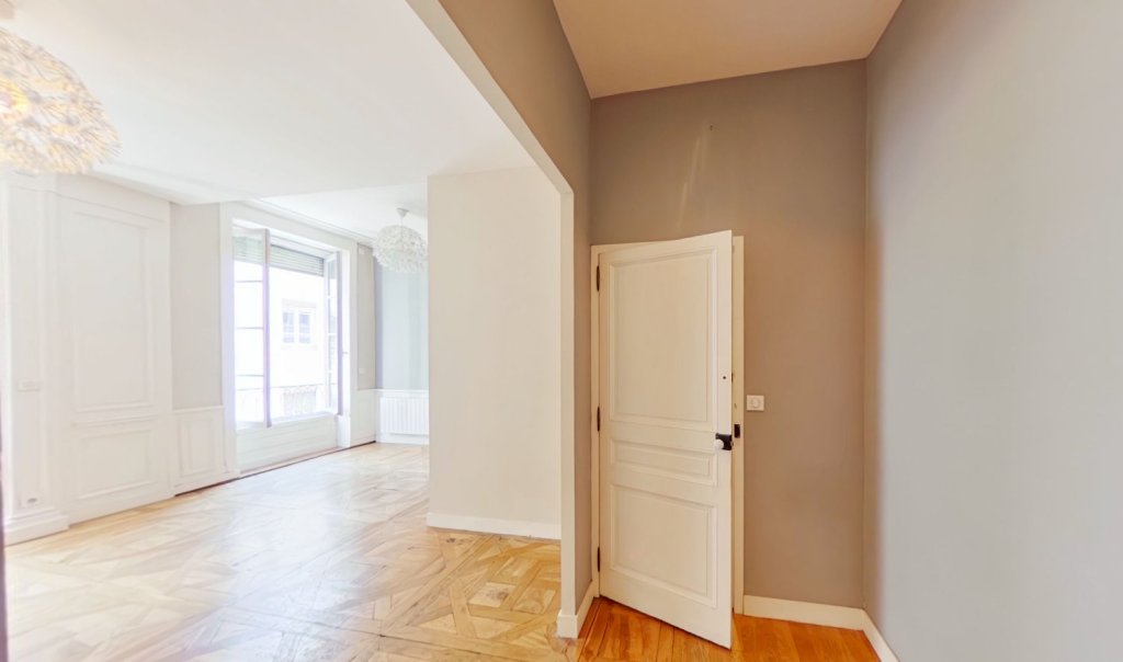 APPARTEMENT T2 A LOUER - LYON 2EME ARRONDISSEMENT Ampere-Ainay - 49.48 m2 - 935 &euro; charges comprises par mois