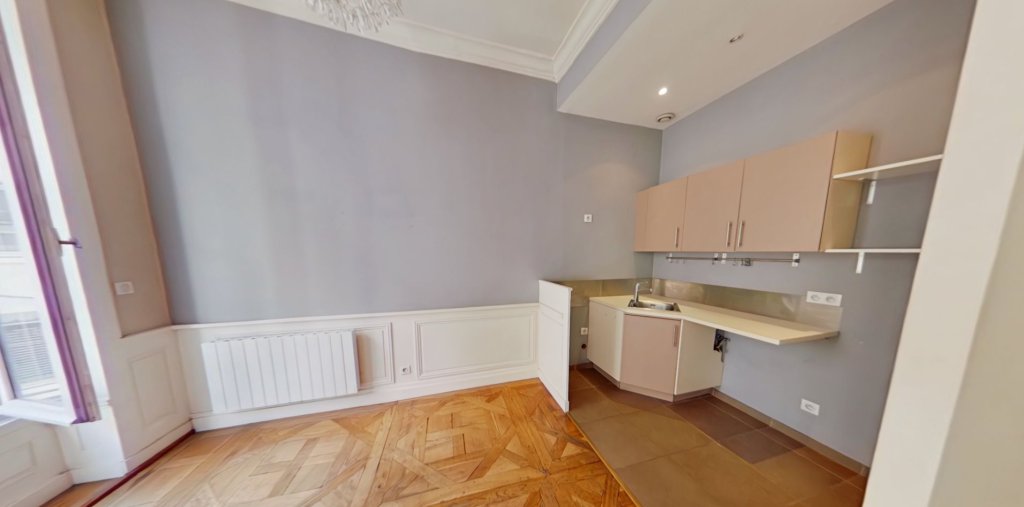 APPARTEMENT T2 A LOUER - LYON 2EME ARRONDISSEMENT Ampere-Ainay - 49.48 m2 - 935 &euro; charges comprises par mois