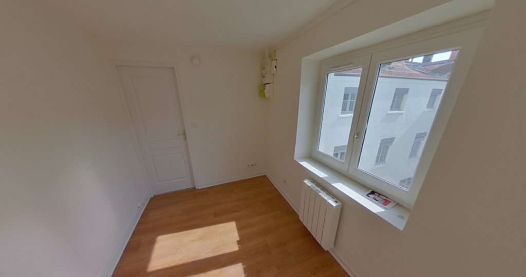 APPARTEMENT T2 A LOUER - LYON 2EME ARRONDISSEMENT Bellecour-Sala - 21.75 m2 - 445 &euro; charges comprises par mois