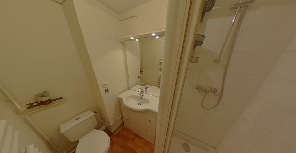 APPARTEMENT T2 A LOUER - LYON 2EME ARRONDISSEMENT Bellecour-Sala - 21.75 m2 - 445 &euro; charges comprises par mois