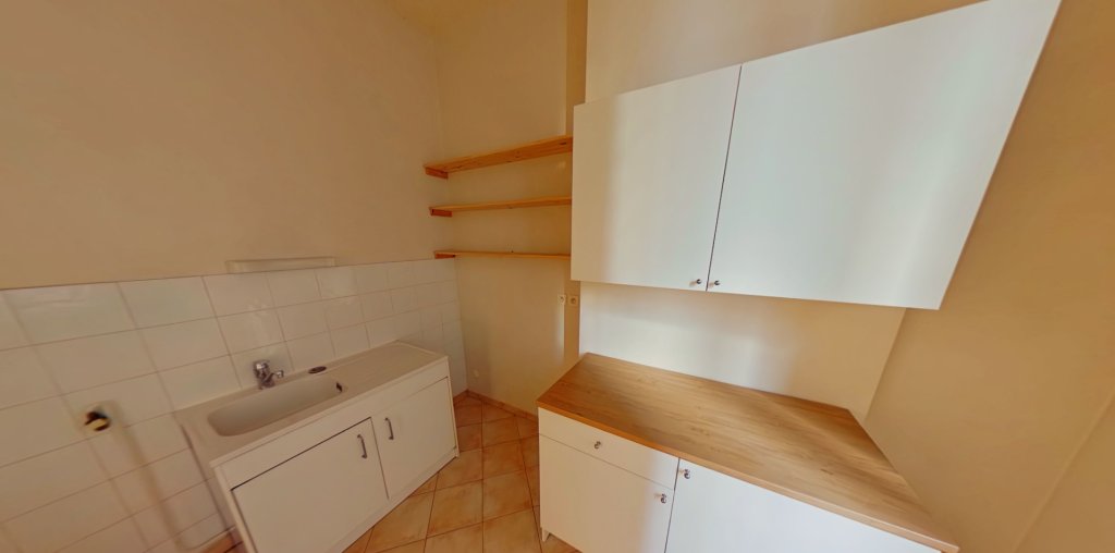 APPARTEMENT T2 A LOUER - LYON 2EME ARRONDISSEMENT Gailleton-A. Comte - 59.59 m2 - 990 &euro; charges comprises par mois