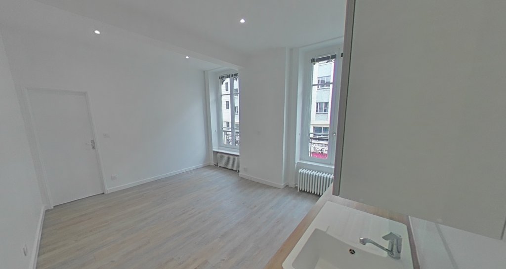 APPARTEMENT T2 A LOUER - LYON 2EME ARRONDISSEMENT Merciere-Grolee - 33.75 m2 - 695 &euro; charges comprises par mois
