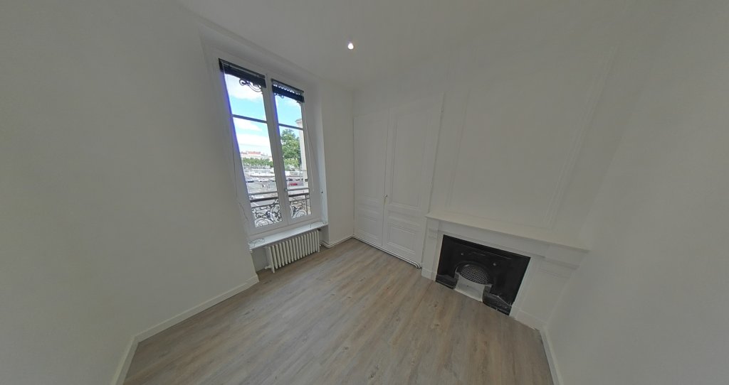 APPARTEMENT T2 A LOUER - LYON 2EME ARRONDISSEMENT Merciere-Grolee - 33.75 m2 - 695 &euro; charges comprises par mois