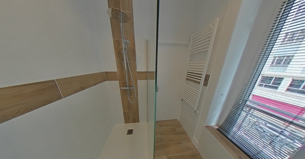 APPARTEMENT T2 A LOUER - LYON 2EME ARRONDISSEMENT Merciere-Grolee - 33.75 m2 - 695 &euro; charges comprises par mois