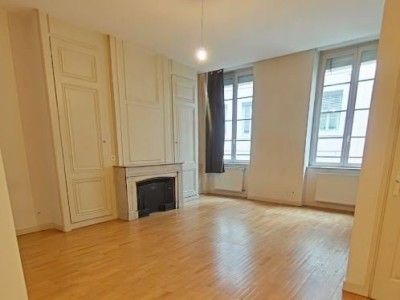 APPARTEMENT T2 A LOUER - LYON 2EME ARRONDISSEMENT SAXE - 59,59 m2 - 930 € charges comprises par mois