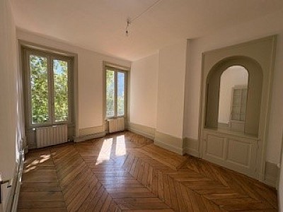 APPARTEMENT T3 A LOUER - LYON 3EME ARRONDISSEMENT Mairie-Saint-Sacrement - 66.25 m2 - 895 € charges comprises par mois