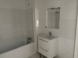 APPARTEMENT T3 A LOUER - LYON 3EME ARRONDISSEMENT Mairie-Saint-Sacrement - 66.25 m2 - 895 &euro; charges comprises par mois