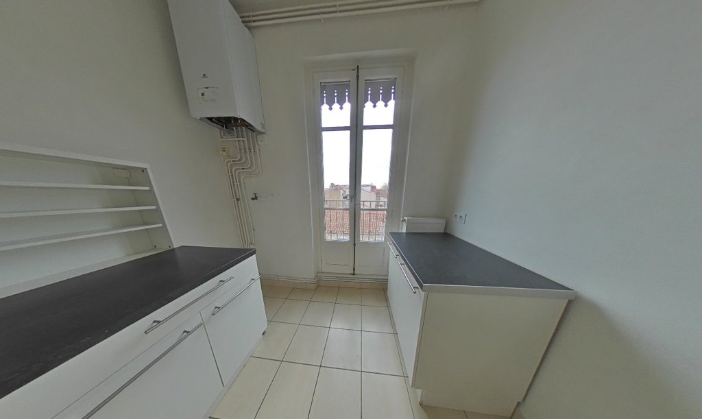 APPARTEMENT T2 A LOUER - LYON 3EME ARRONDISSEMENT Mutualite-Liberte - 75.6 m2 - 1�045�&euro; charges comprises par mois