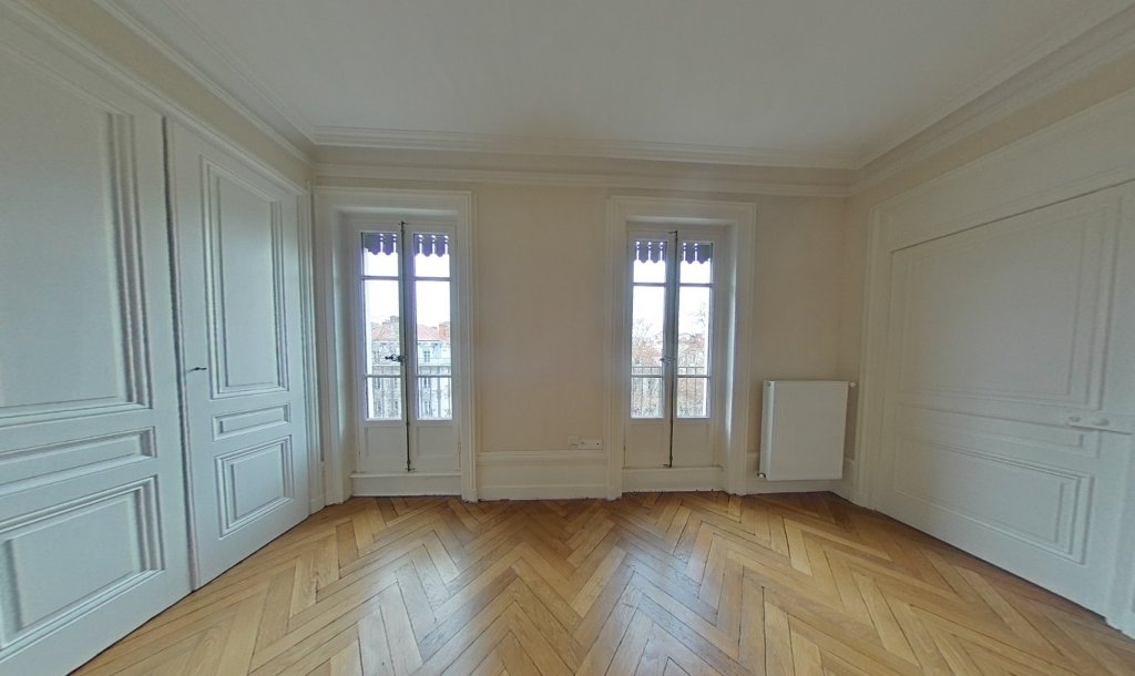 APPARTEMENT T2 A LOUER - LYON 3EME ARRONDISSEMENT Mutualite-Liberte - 75.6 m2 - 1�045�&euro; charges comprises par mois